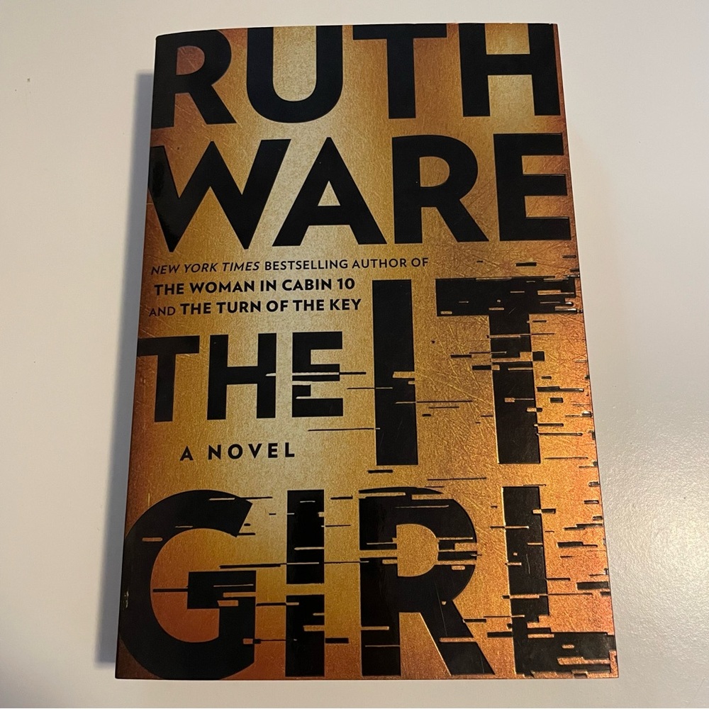 2 for $10 📚The IT Girl book by Ruth Ware